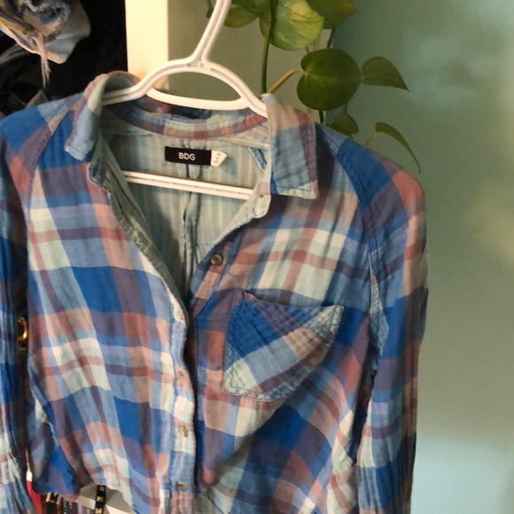 Urban Outfitters cropped flannel - Picture 2 of 3